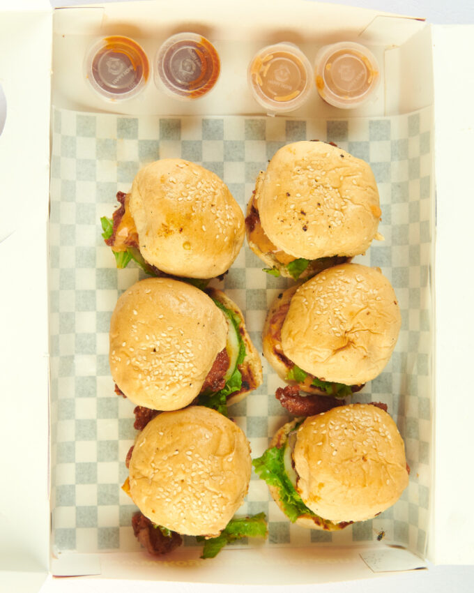 ⁠Mini burgers Box of 6 (Smash beef or Crunchy Chicken)